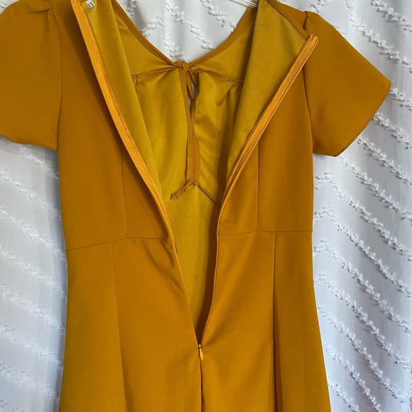 Perfect Fall/Winter Dress! Mustard yellow, classic flattering A-line, Size S. - Picture 7 of 9